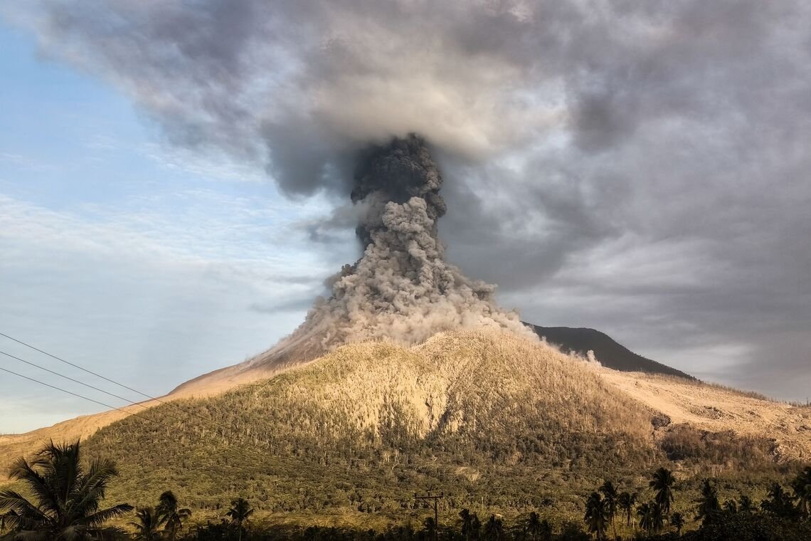 indonesia volcano