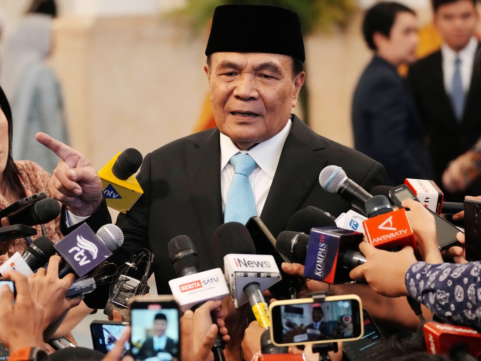 indonesias subianto appoints new security minister after deadly protests