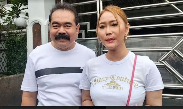 inul daratista prefers cooking mackerel for her husband instead of fancy meals
