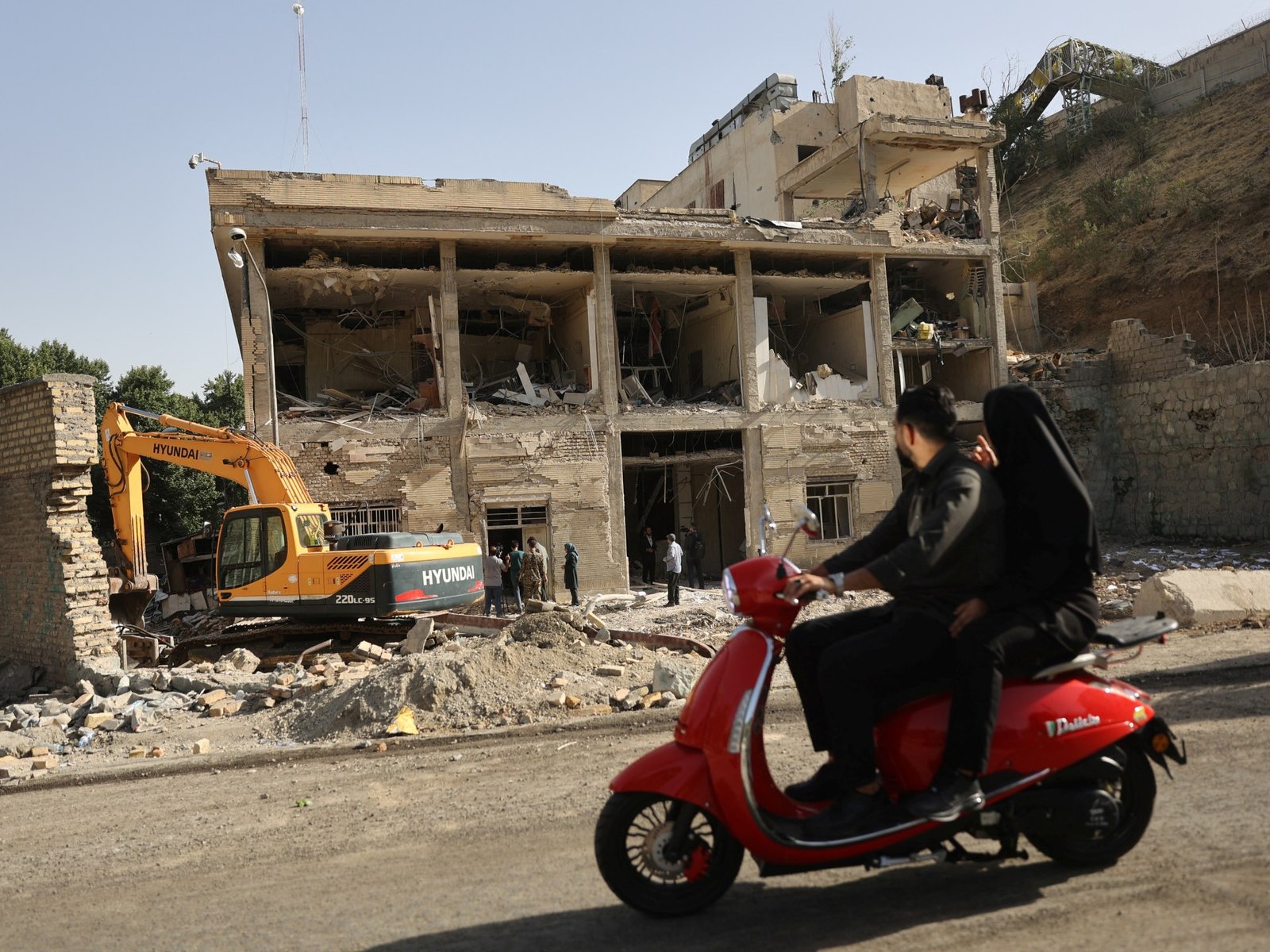 Iran executes man accused of spying for Israel, activists claim confession was false