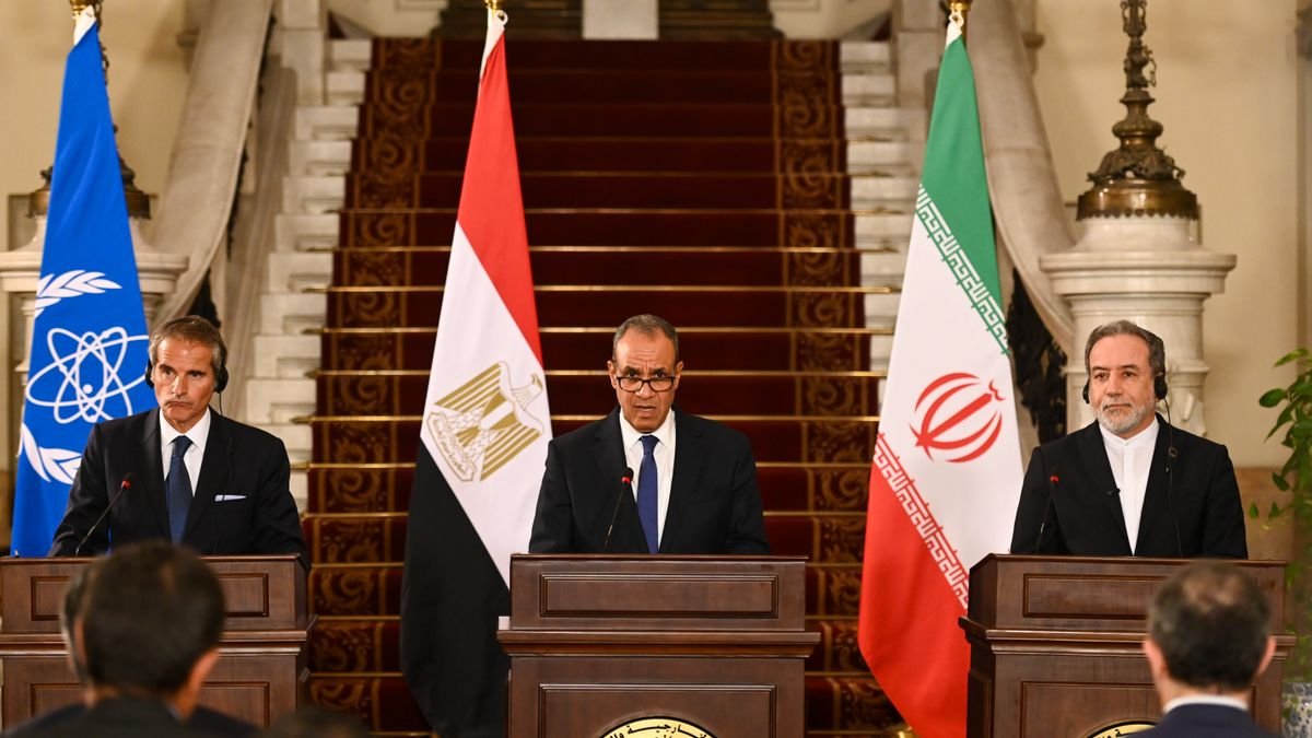 iran threatens to end cooperation with iaea