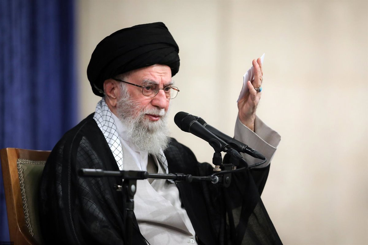 Jamenei Calls on All Countries to “Completely Cut” Ties with Israel