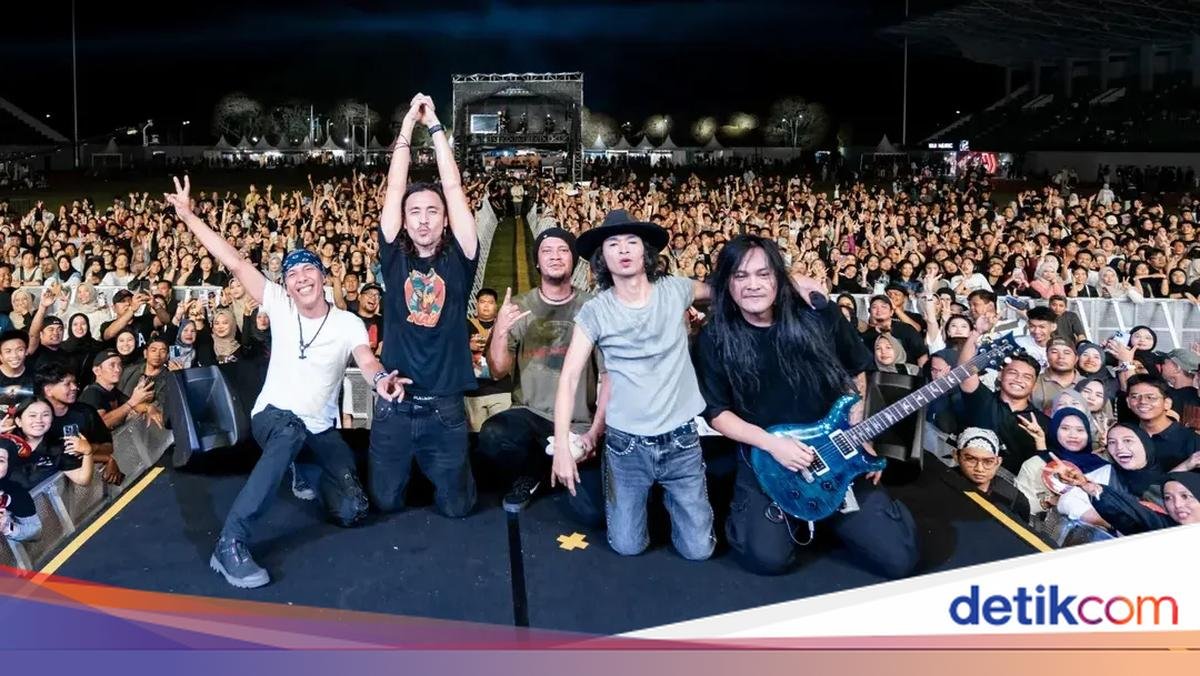 loh kok tum band changes positions