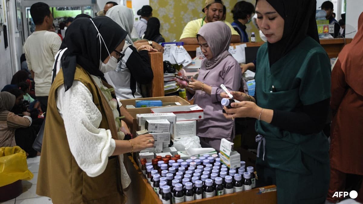 more than 12c000 indonesians sick from school meals in multiple food poisoning outbreaks