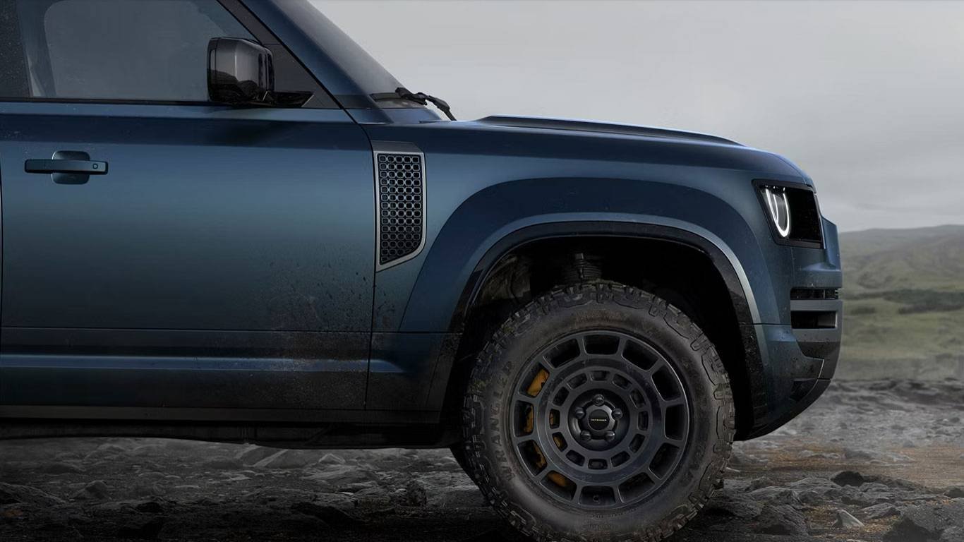New Details Emerge as Land Rover Prepares New Defender Model