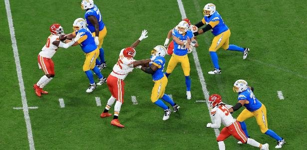 NFL in SP features sniffer dogs, banned street vendors, and red carpet