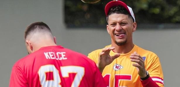 NFL Makes Club Swap English Tradition for Casual Atmosphere with ‘Podrão’