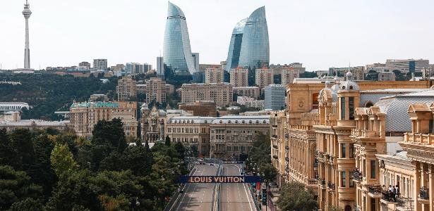 Norris leads interrupted training session by damaged kerb in Azerbaijan