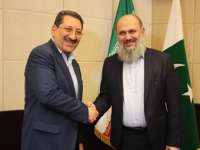 Pakistan and Iran Collaborate to Enhance Road and Rail Infrastructure