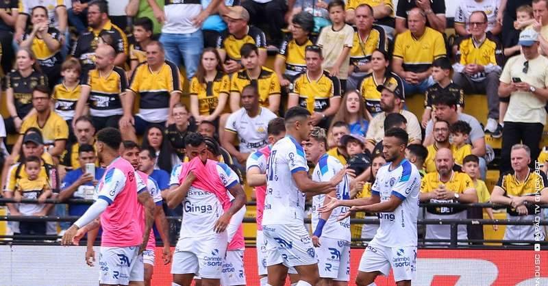 Paysandu pulls off an epic comeback and beats league leaders Criciúma away from home
