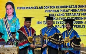 perlis raja muda recebe doutorado honorario da umsu indonesia