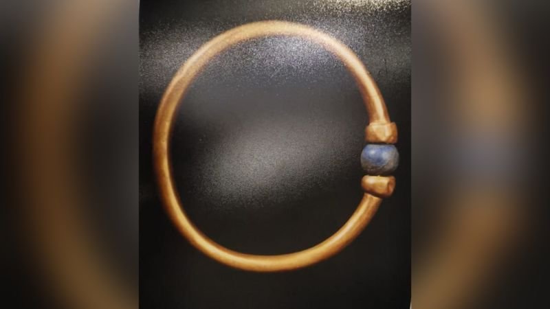 priceless pharaohs bracelet missing from cairos egyptian museum