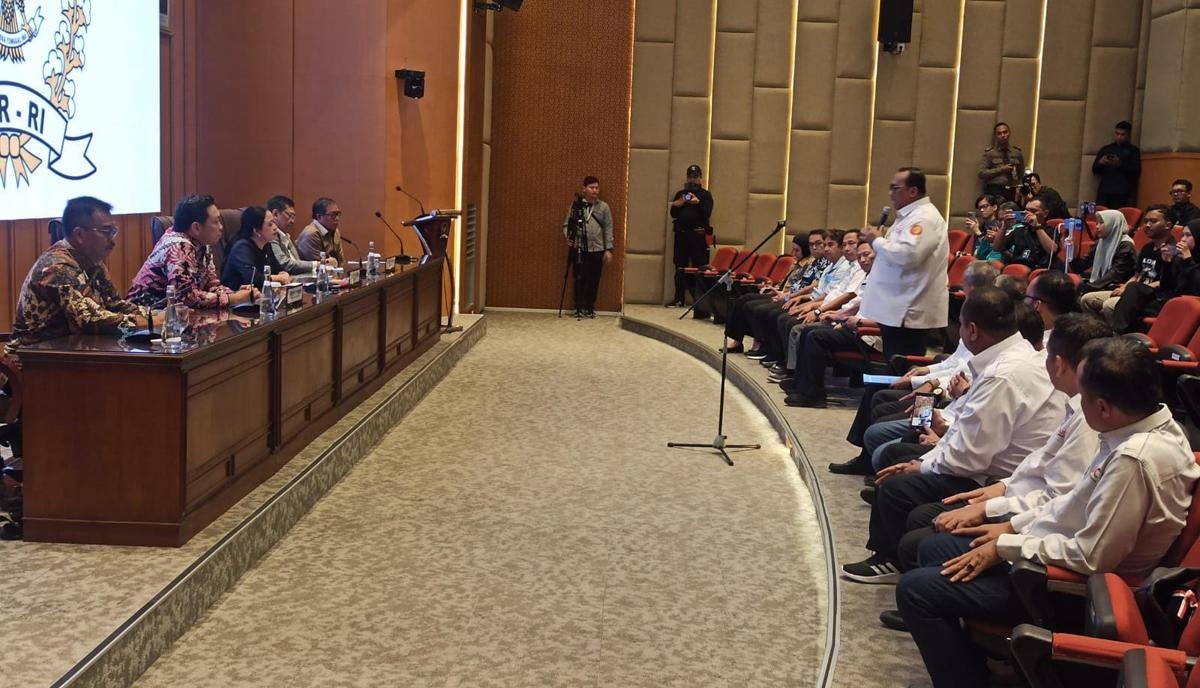 puan meets with kspsi workers2c dpr promises to accommodate aspirations of the employment bill