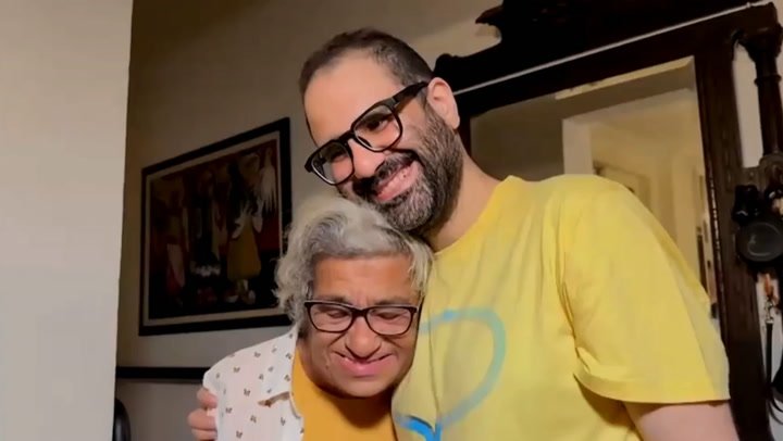 reunion of alaa abd el fattah with family after prison release