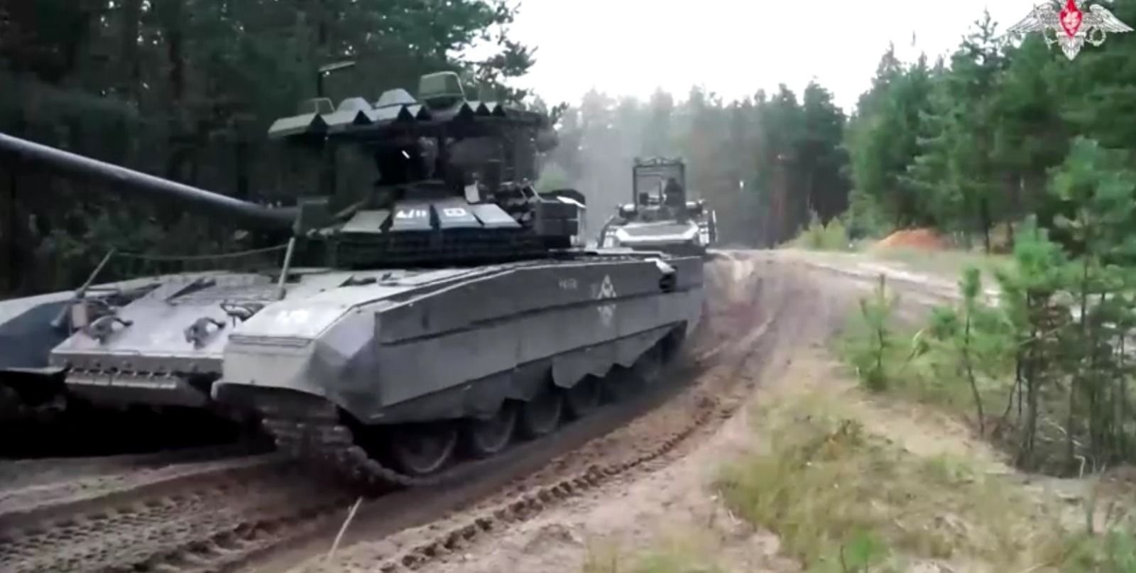Russia and Belarus conduct military exercise near border with Poland