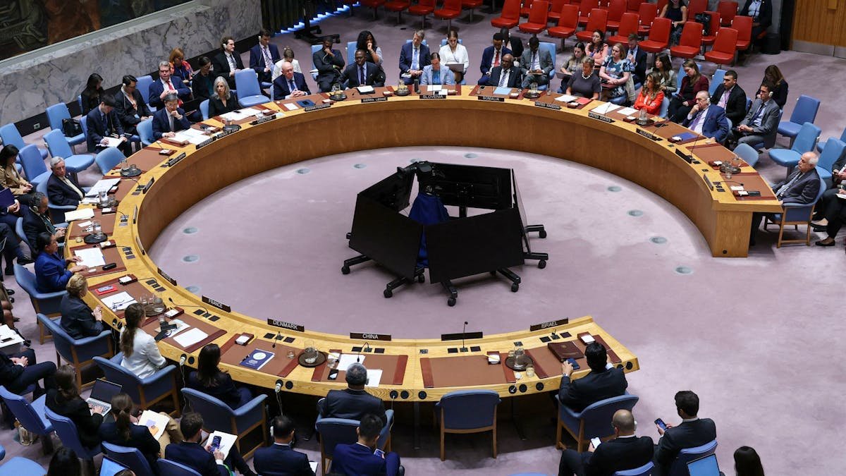 Russia: Iranian Nuclear: Moscow denounces the return of sanctions at the UN