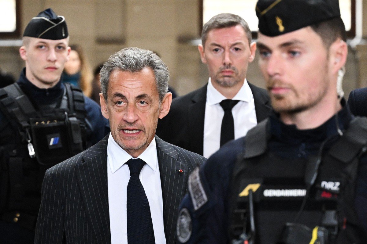 Sarkozy Reacts After Five-Year Conviction: ‘I Will Sleep in Prison with My Head Held High’