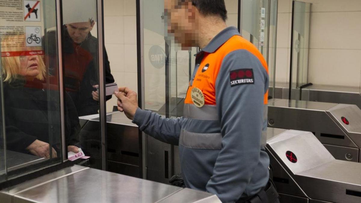 Security guards at Barcelona Metro will go on strike during La Mercè