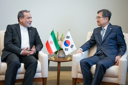 South Korean FM emphasizes the importance of expanding foundation for future cooperation in talks with Iran