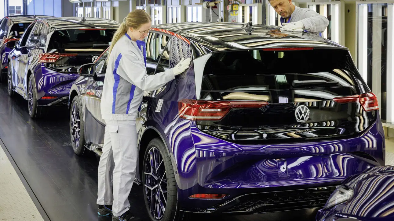 Style and electricity: Volkswagen launches serial production of ID.3 GTX FIRE+ICE