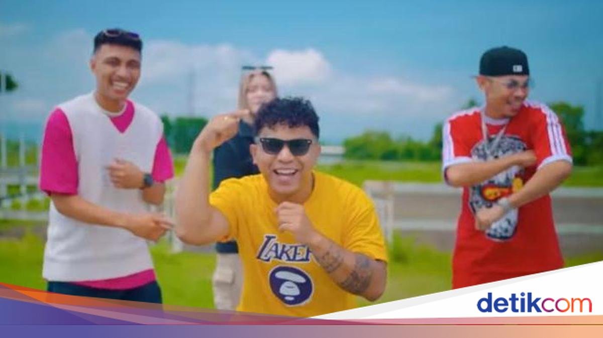 tabola bale goes viral2c malaysia joins the dance on sarong train 2025