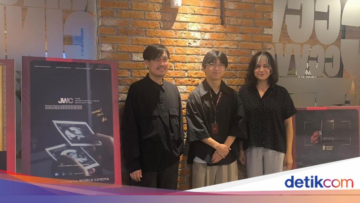 thai director nawapol thamrongrattanarit moved by audience response to his film at jwc 2025