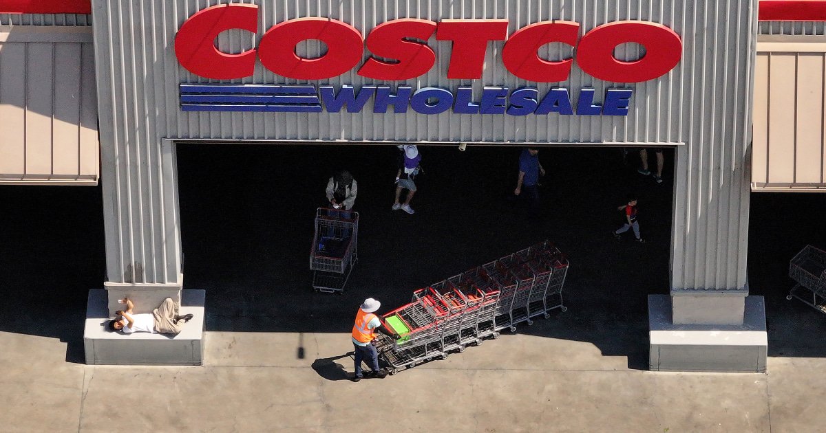 U.S. Bars Iranian Diplomats from Shopping at Costco Without Permission