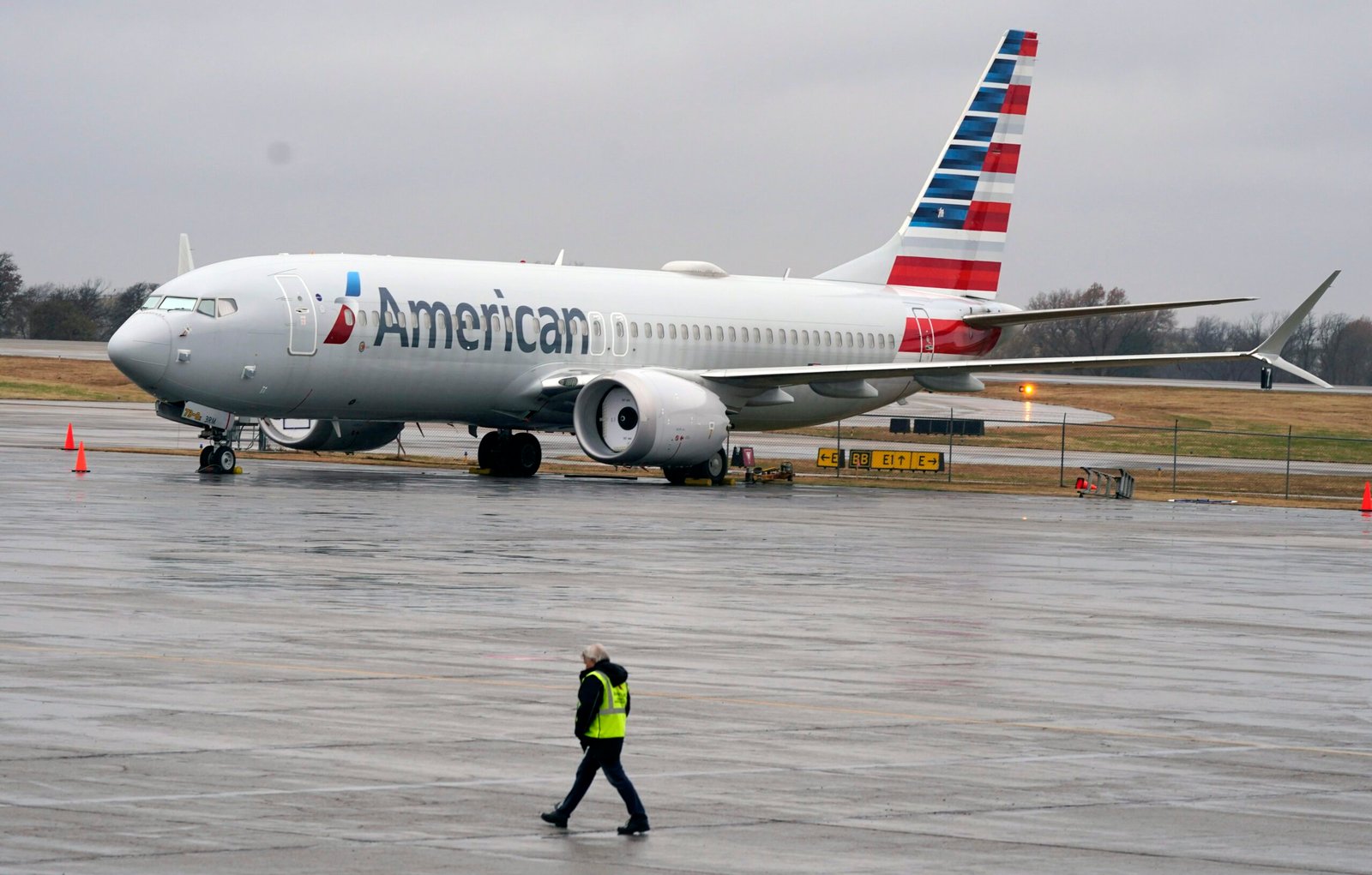 US Airlines Suspend Employees for Comments on Charlie Kirk Murder