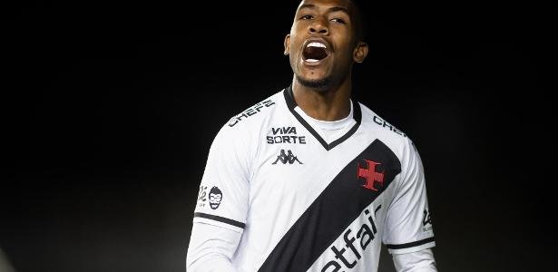 vasco beats cruzeiro2c moves away from z42c and helps flamengo and palmeiras