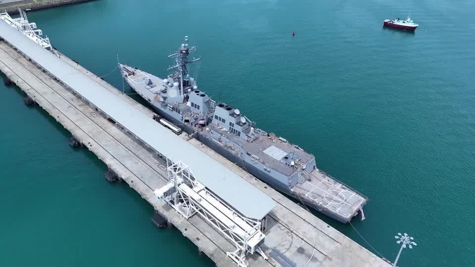 Venezuelan military planes flew over US ships, says Pentagon