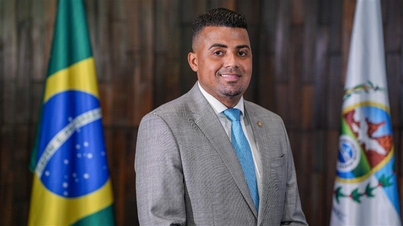 Who is TH, the deputy arrested in an operation against the Red Command in RJ