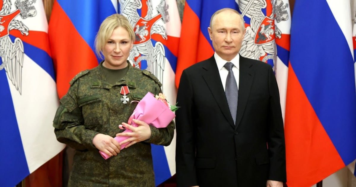 Who is the ‘Cornetto Agent’? Putin’s bodyguard caught in mysterious new disguise