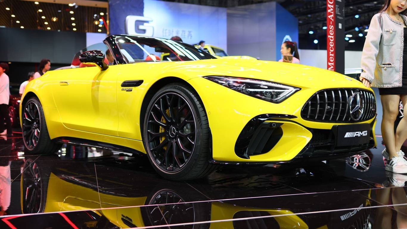 Convertible that Predicts Storms: Mercedes Equips its Models with a Sixth Sense