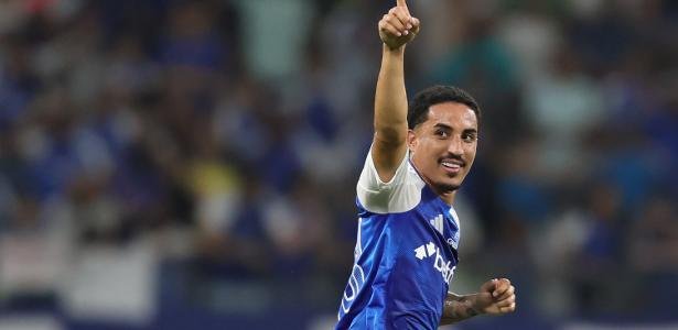 Cruzeiro defeats Fortaleza and keeps pressure on Palmeiras and Flamengo