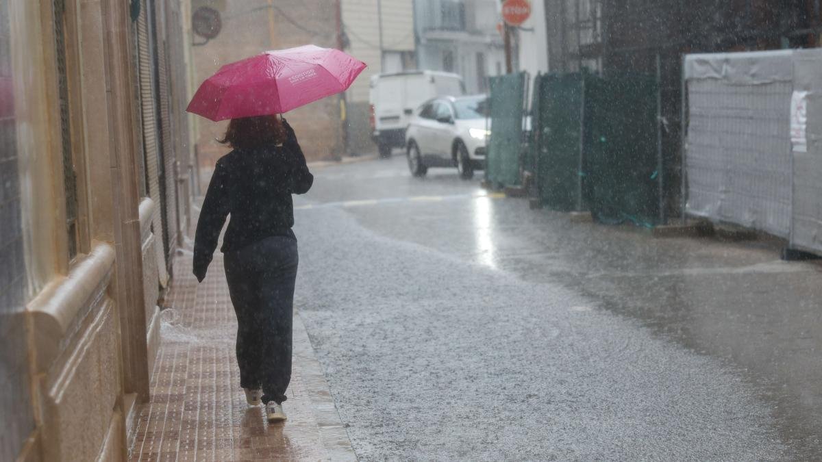 Dana Alice moves towards the northern Mediterranean area
