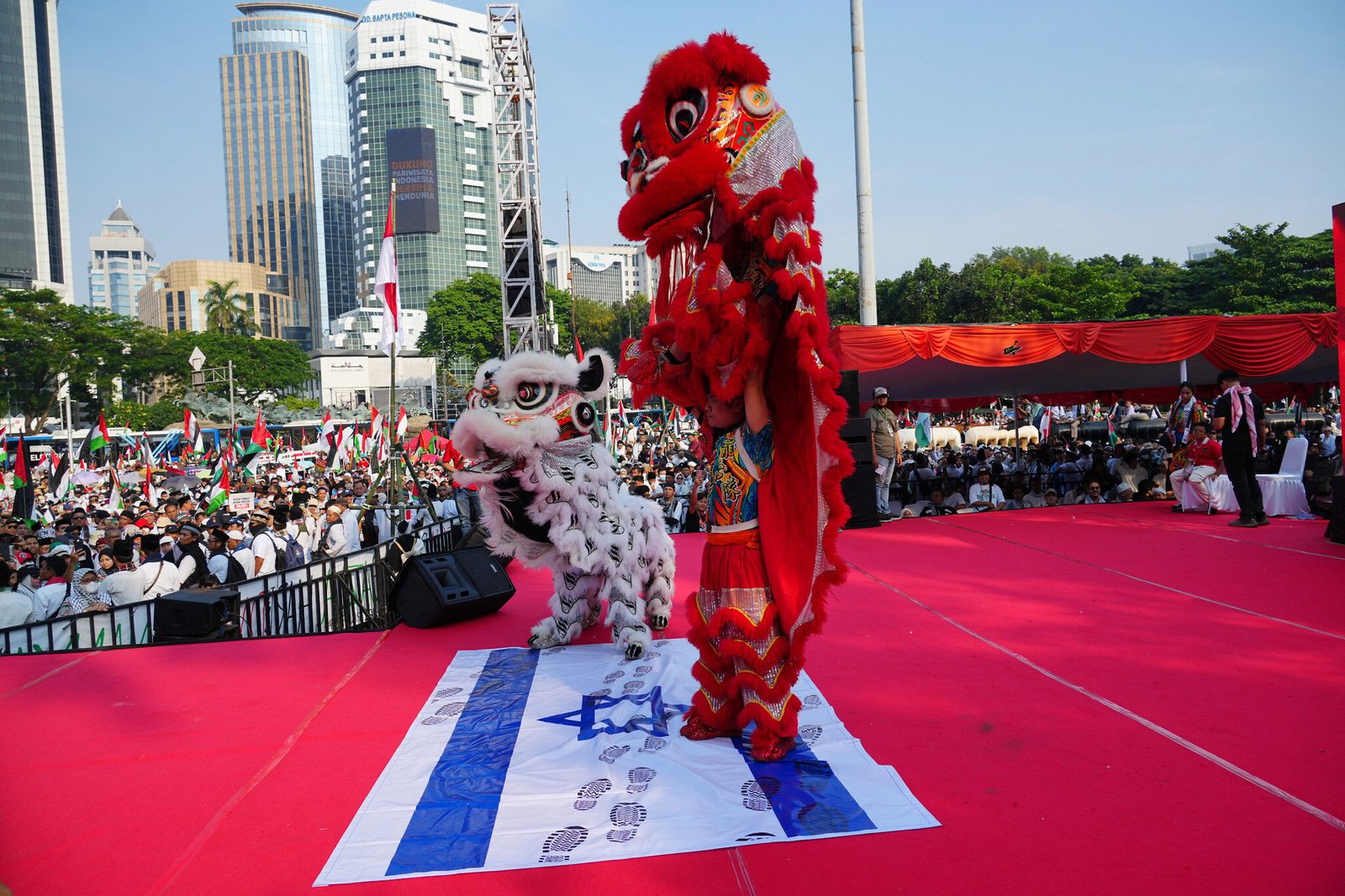 Despite dashed hopes for a visit, Indonesia carefully assesses ties with Israel
