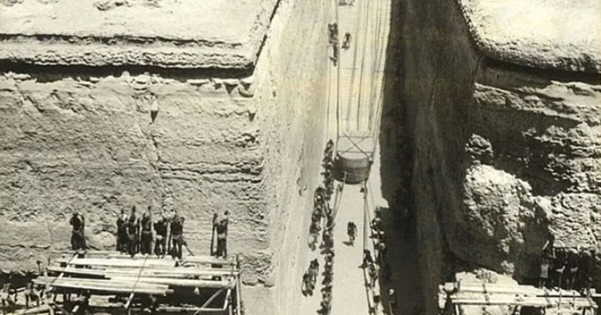 Exploring Egypt’s Mysterious ‘Area 51’ Near Giza Pyramids