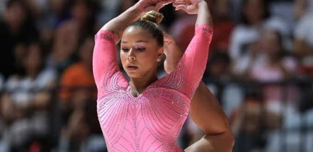Flavia Saraiva puts on a good performance on the beam, but finishes in 4th place