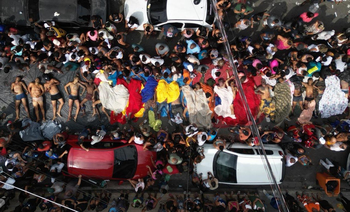 ‘I’ll take care of myself, Dad. I love you,’ said one of the dead in Penha during the police mega-operation that left over 120 dead
