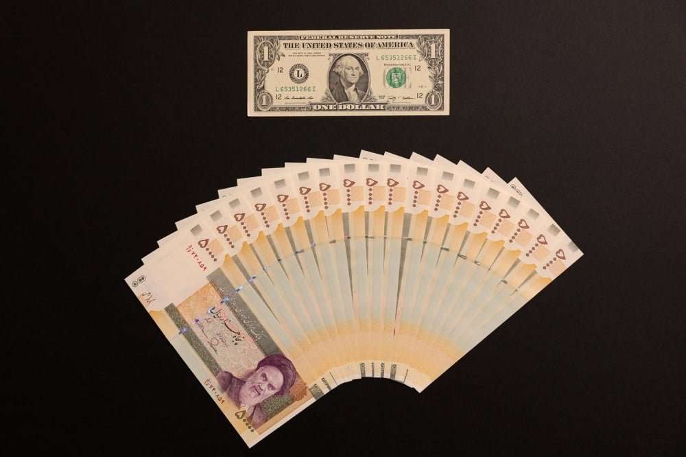 Iran: Parliament Approves Removal of Four Zeros from National Currency