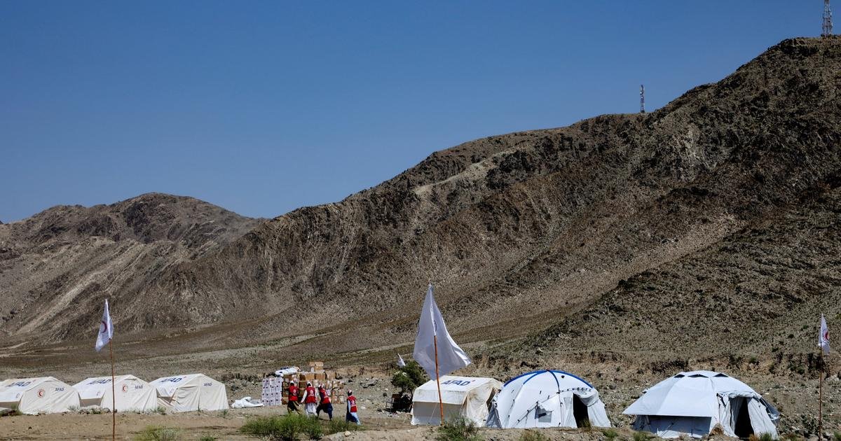 Massive Exile of Afghans Expelled from Iran and Pakistan