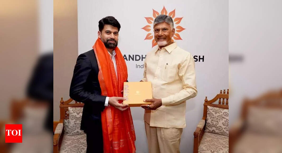 Naidu Engages with UAE Companies, Extends Invitation for Investments in Andhra Pradesh