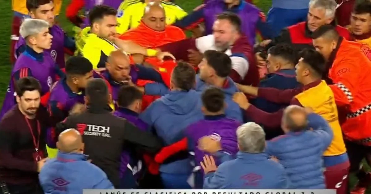 Players from Lanús and La U involved in a widespread altercation after Sudamericana semifinal