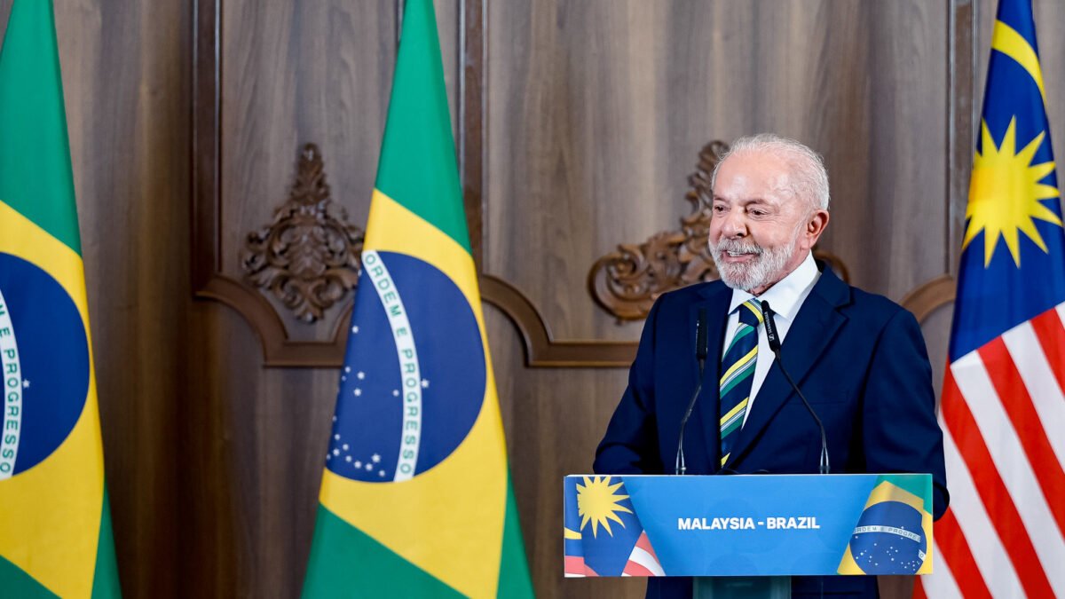 Presidente Lula admits mistake in announcing re-election plans in Indonesia