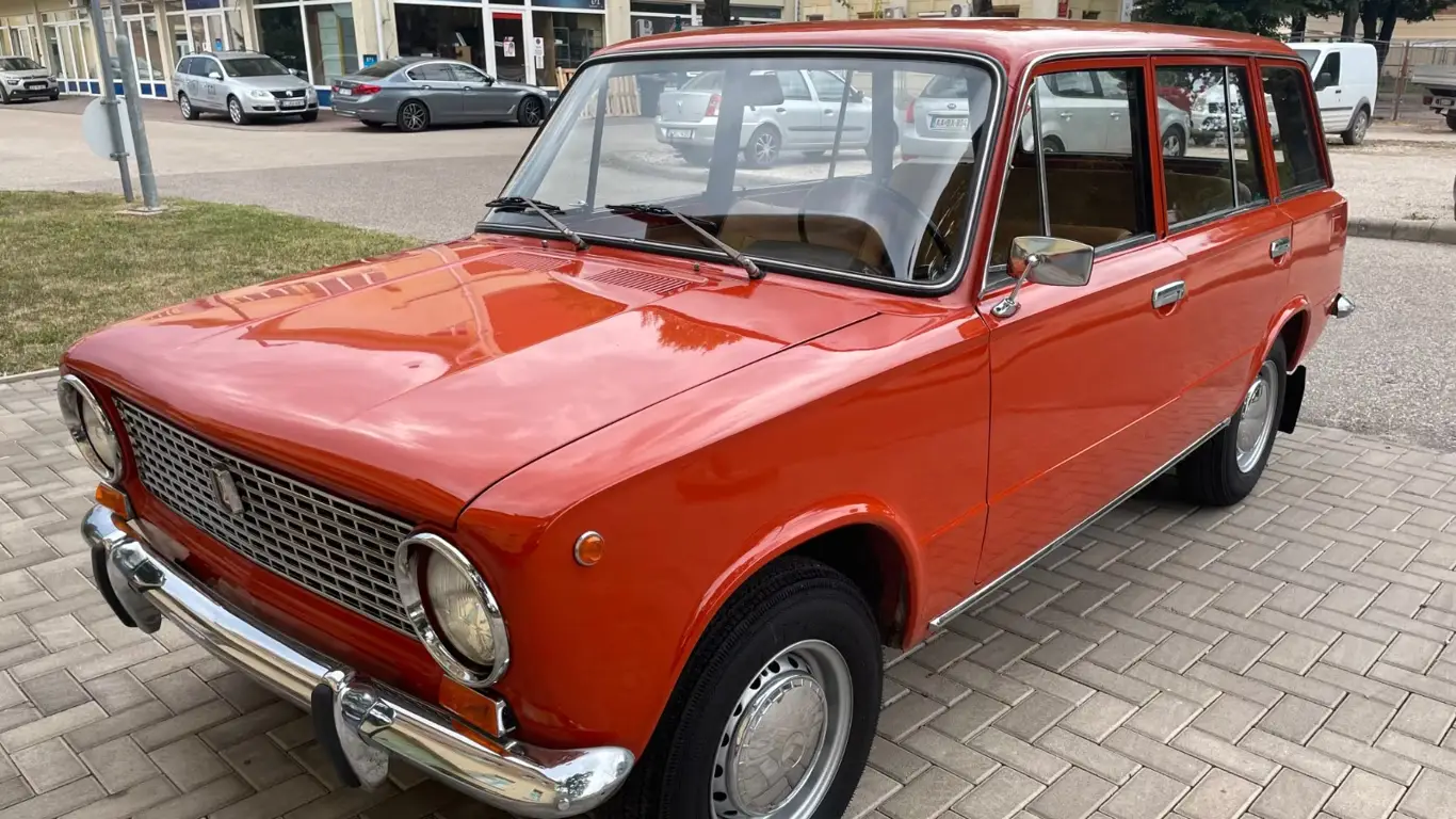 Rare Find: Almost New LADA 2102 From 1984 on Sale in Hungary