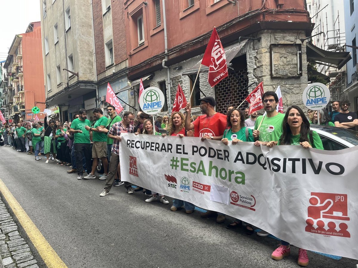 Teacher’s Board calls for a new gathering on the 8th in front of the EOI in Santander for salary adjustment