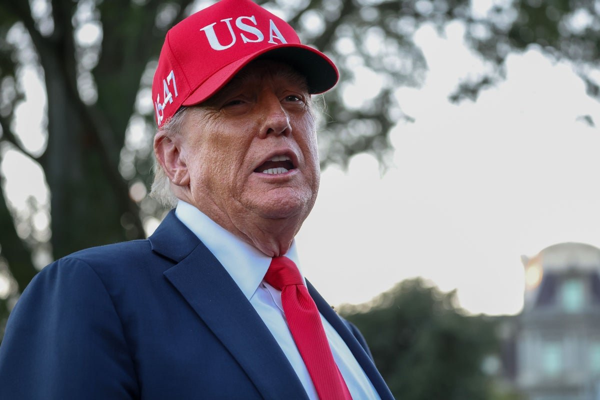 Trump Warns Hamas of ‘Complete Obliteration’ as US Negotiators Arrive in Egypt for Ceasefire Deal