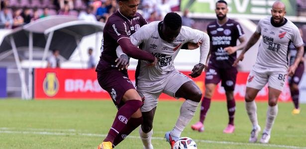 Athletico overcomes mistake, nears promotion, and foils Coritiba’s title hopes