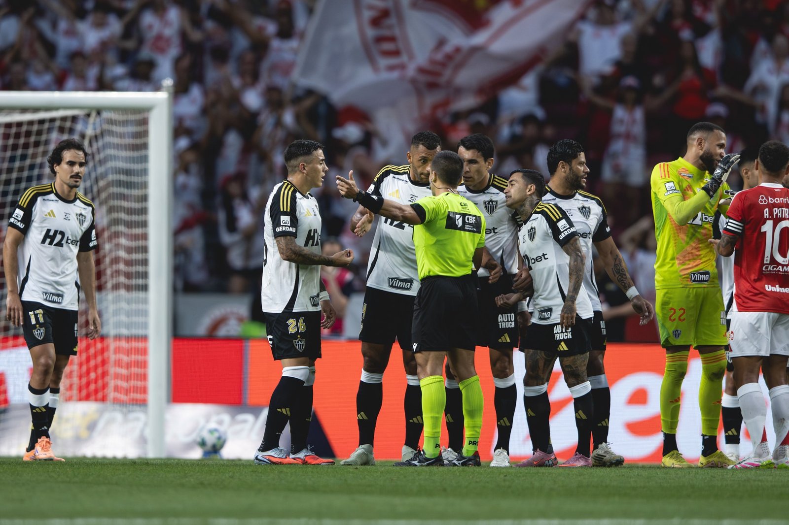 Atletico-MG demands drastic changes in refereeing after controversies in match with Inter: ‘Unacceptable’
