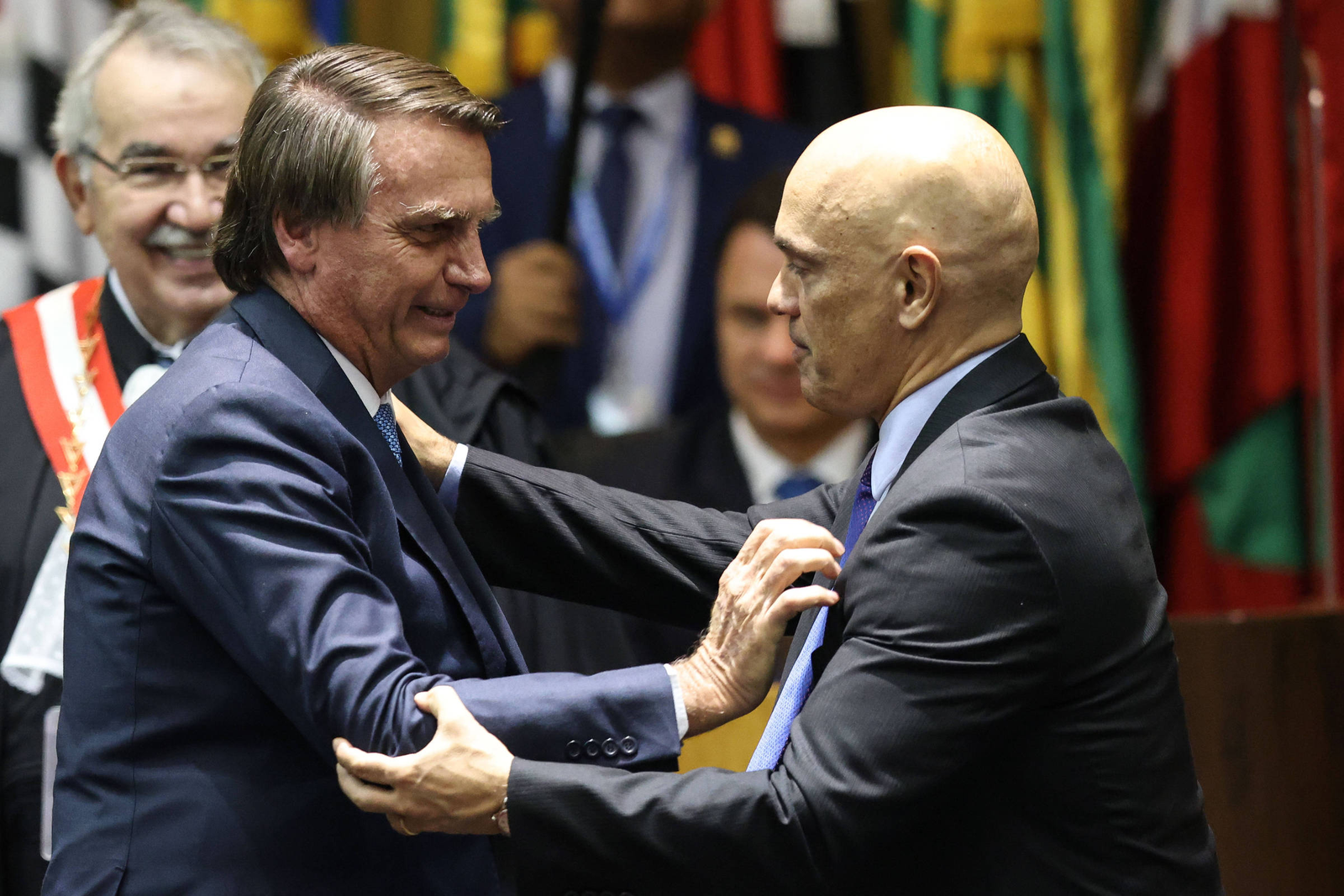 Behind the Scenes: Moraes and Army Movements Before Bolsonaro’s Arrest